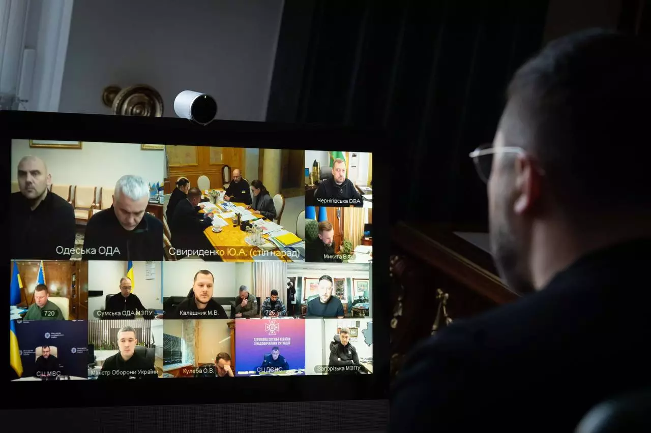 Президент України проводить відеоконференцію з урядовцями щодо енергетичної ситуації в країні