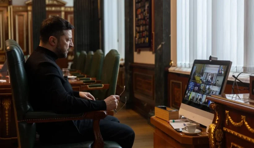 МВС доповіло про залучення сил до відновлення та пунктів обігріву: що вирішили на селекторі у Президента