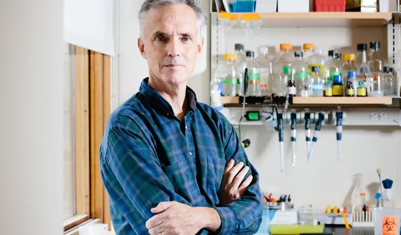 Штучний інтелект проти супербактерій: як MIT від halicin у 2020 до проєкту 15 нових антибіотиків