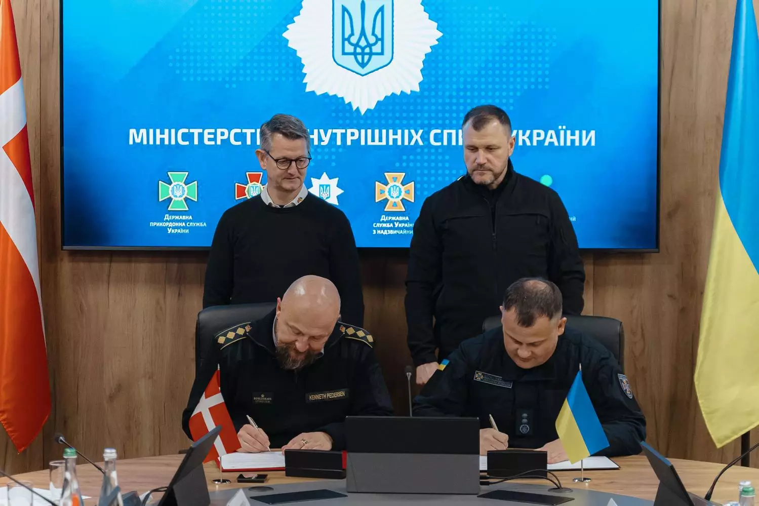 Міністр Ігор Клименко та делегація Данії підписують угоду про співпрацю у сфері надзвичайних ситуацій