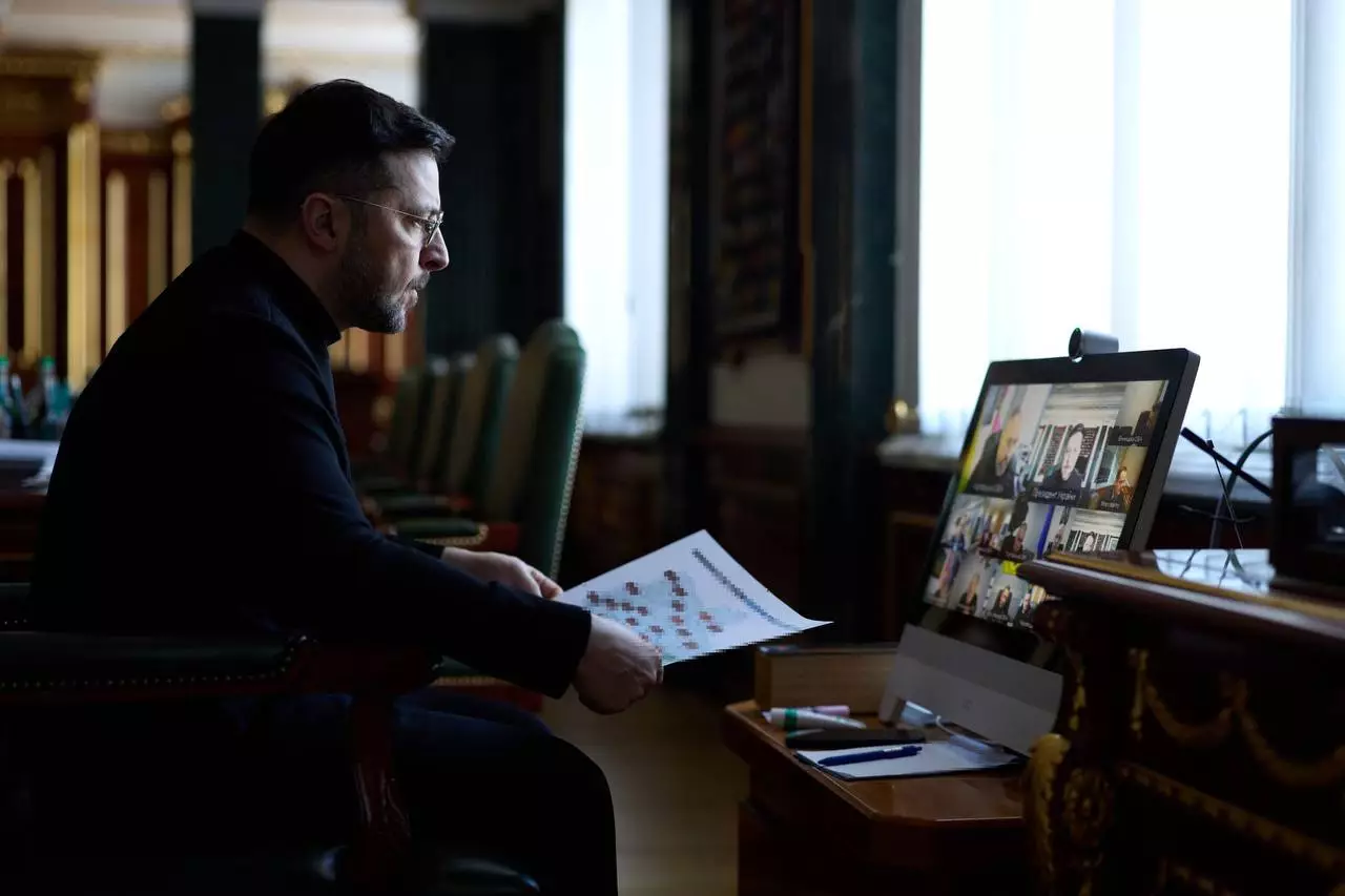 Президент України проводить селекторну нараду з урядовцями щодо енергетичної ситуації в регіонах