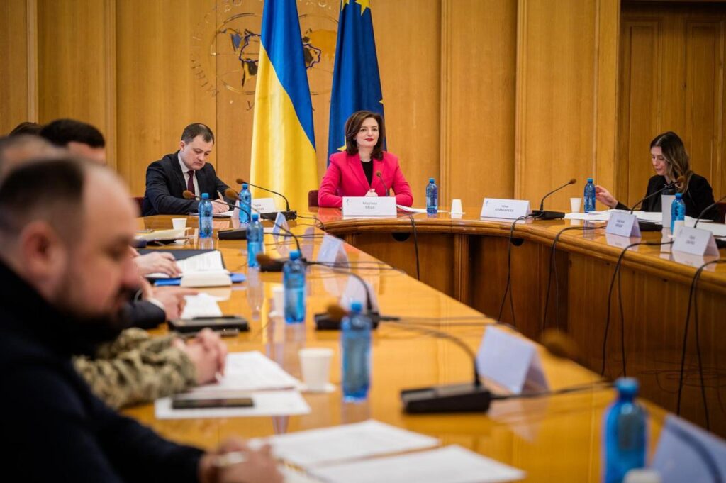 Засідання Національної комісії України у справах ЮНЕСКО, учасники за круглим столом в обговоренні